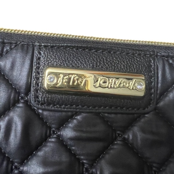 BETSEY JOHNSON Quilted Cosmetic Case in Classic Black w/ Pink Roses Lining - Picture 5 of 6